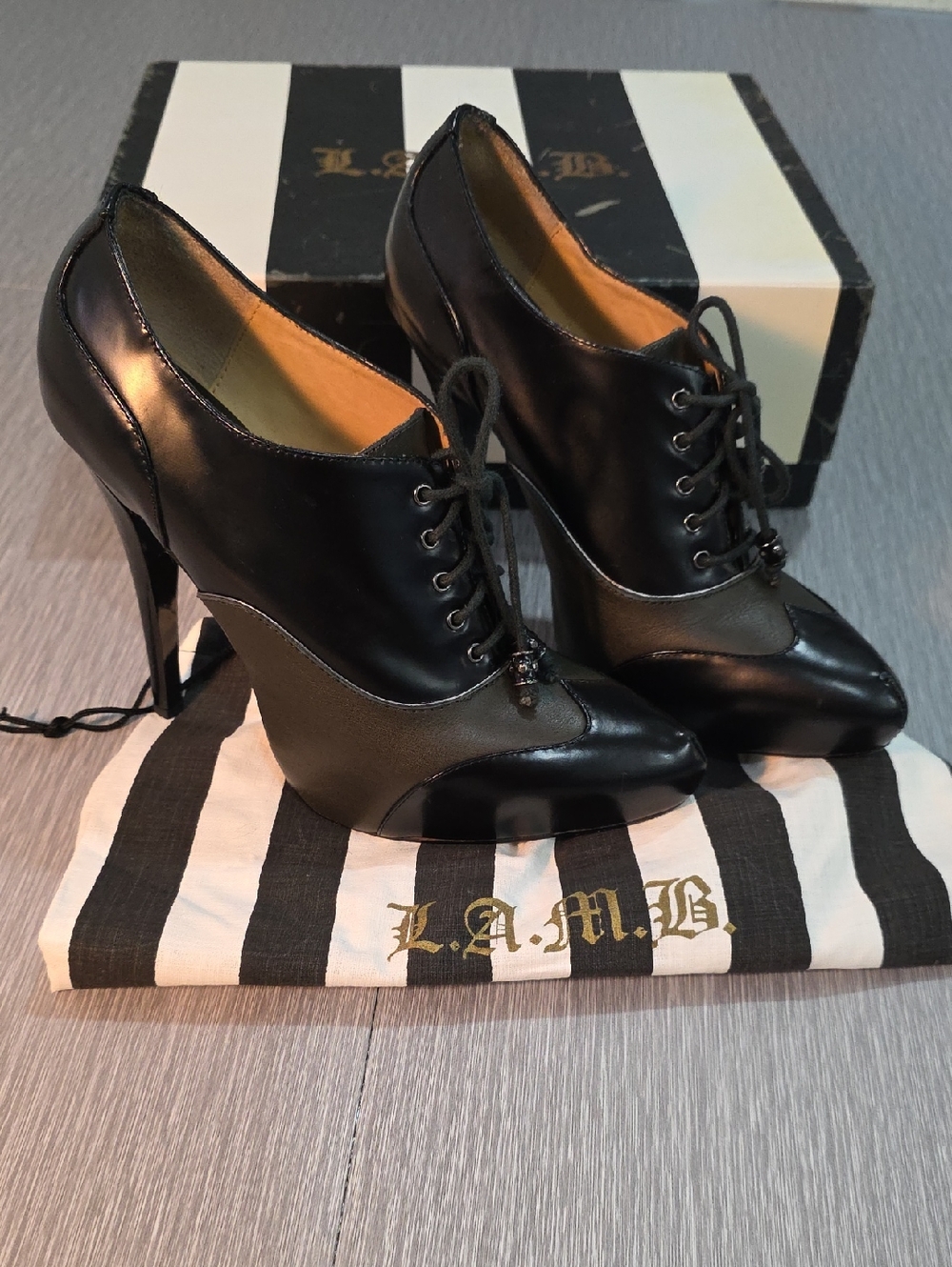 L.A.M.B. Gwen Stefani Nori Lace Up Booties Grey Black Ankle Boots w/ Box Size 6